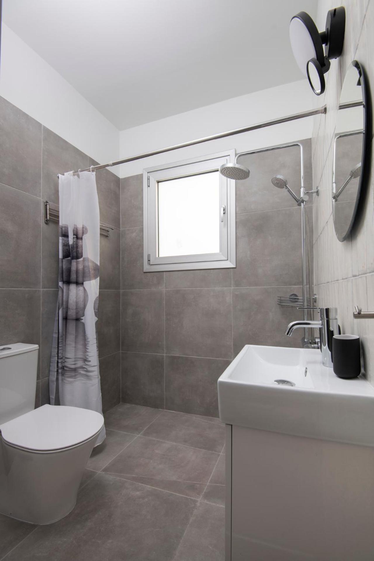 Amazing Two Bedroom Apartment Larnaka Exterior foto